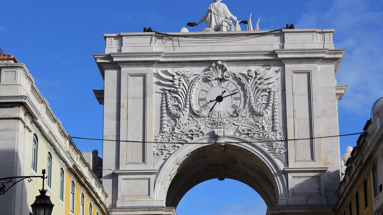 Relógio do Arco da Rua Augusta, na Praça do Comércio, em Lisboa